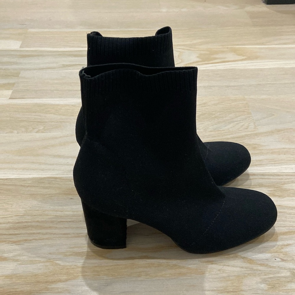 Mia Erika Stretch Bootie in Black size 7 1/2